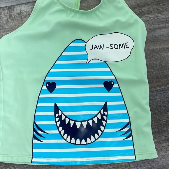 Land’s End Girls Green Shark Tankini Racerback Top - Picture 2 of 4